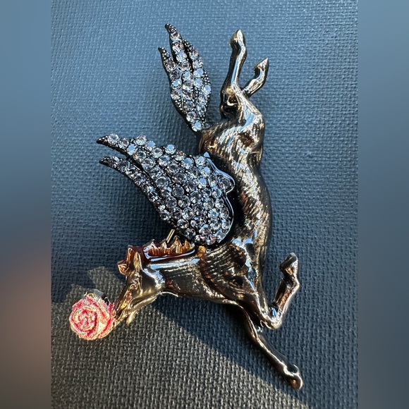 Pegasus with Rhinestones Brooch - Picture 2 of 4